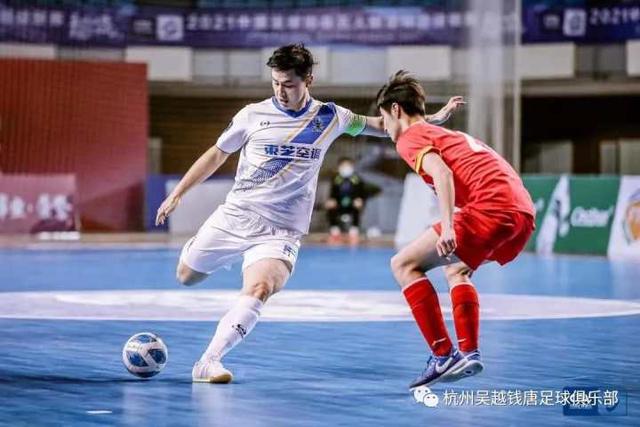 日天模式！库里半决赛和决赛合计轰进17记三分